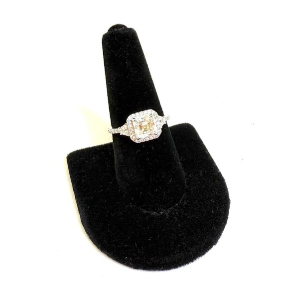 😍"Put a Ring On IT Event" Asscher Cut Moissanite Halo Ring - Picture 1 of 1